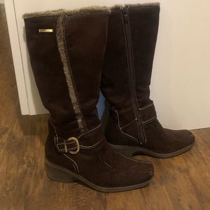 Women’s suede boots
